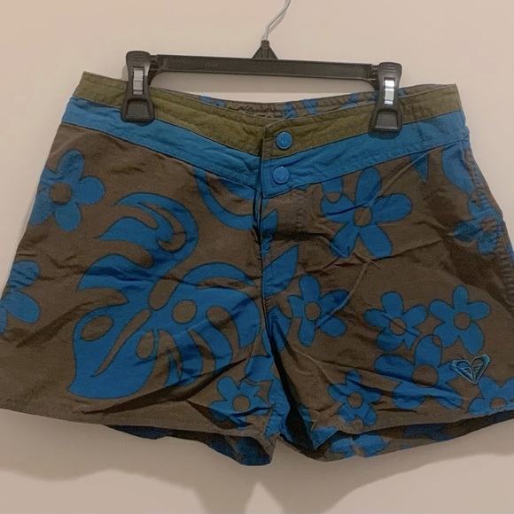 Juniors floral board shorts size 3 - Picture 1 of 3